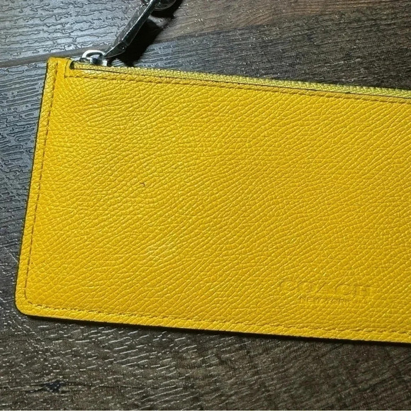 Coach yellow and neon pink wristlet pouch/card case/travel - Picture 4 of 8